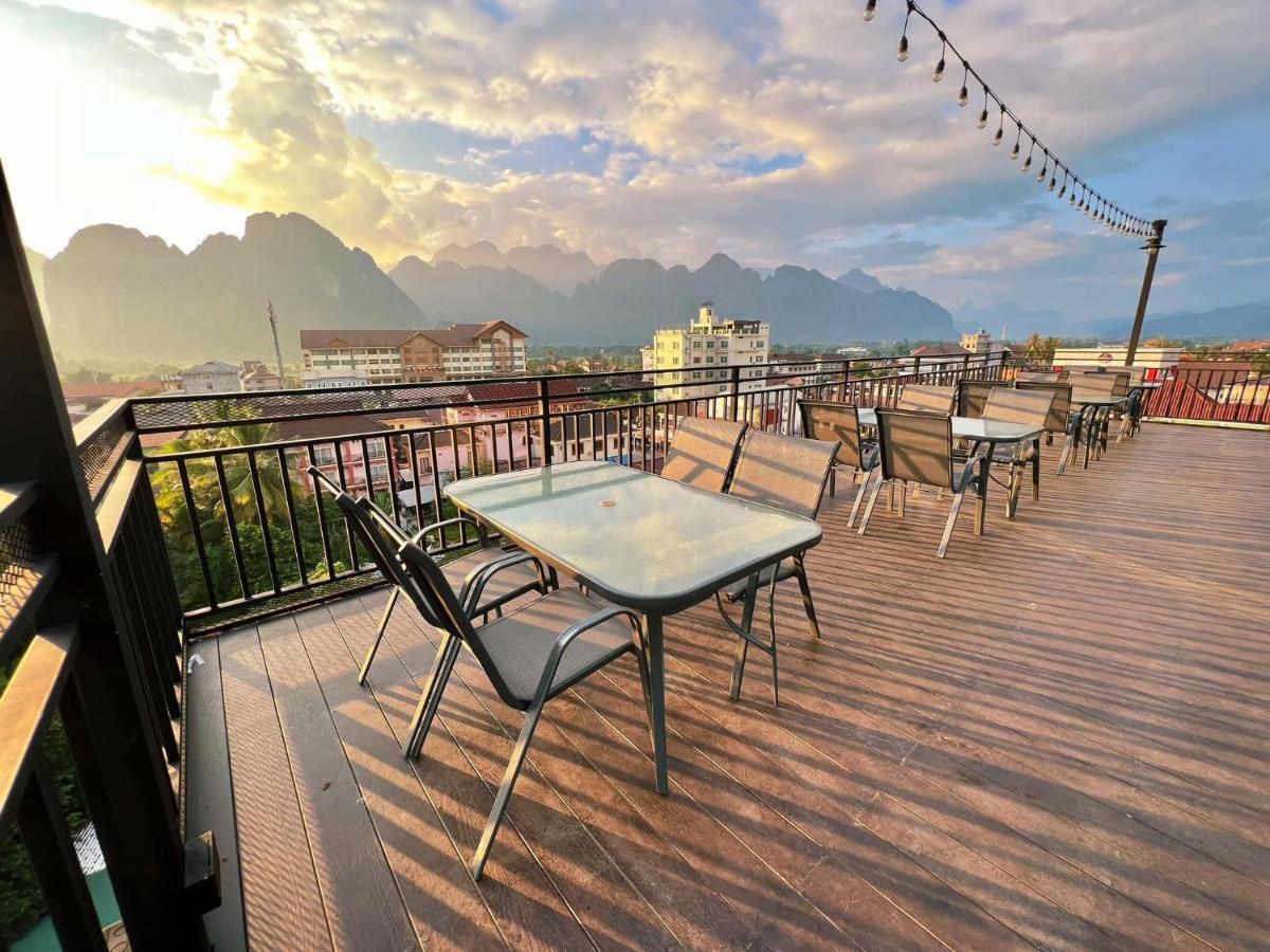 M&M Hotel Vang Vieng Luaran gambar