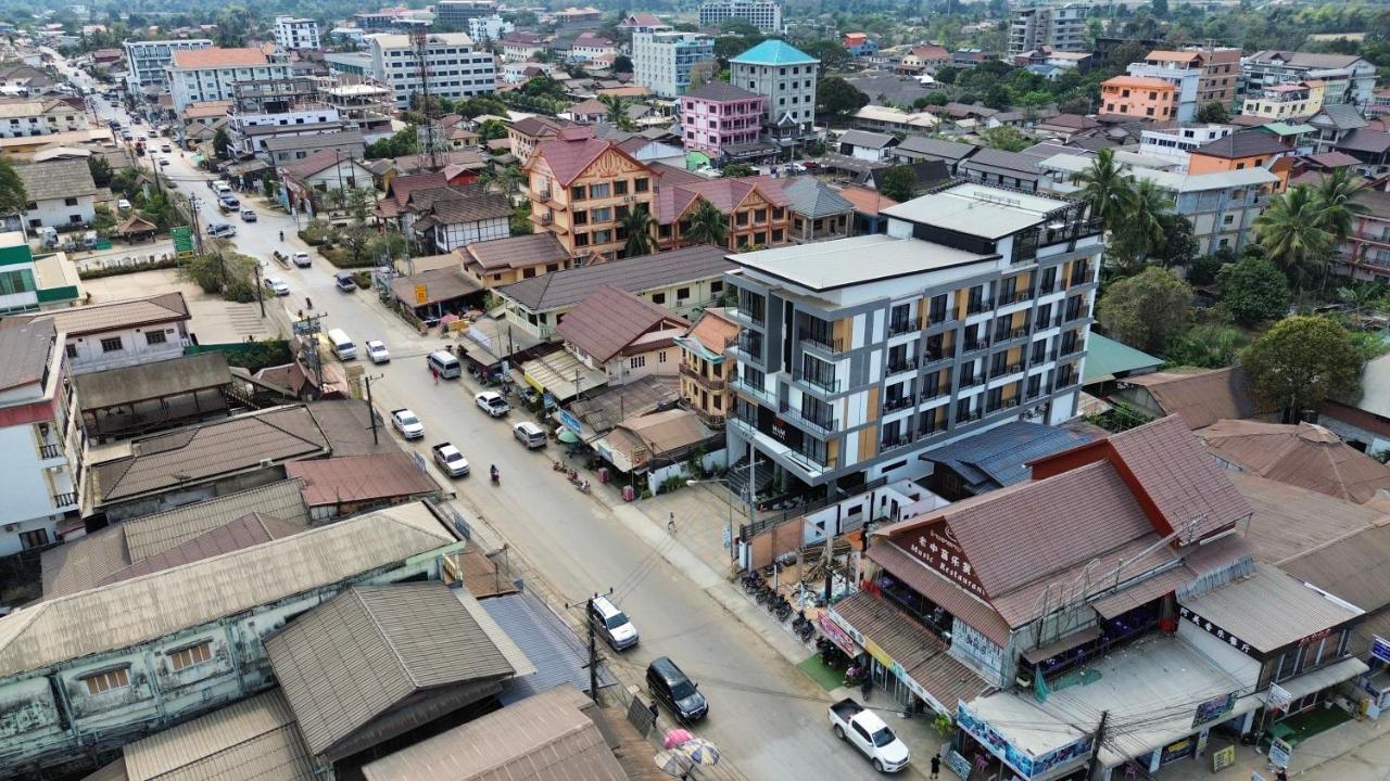 M&M Hotel Vang Vieng Luaran gambar